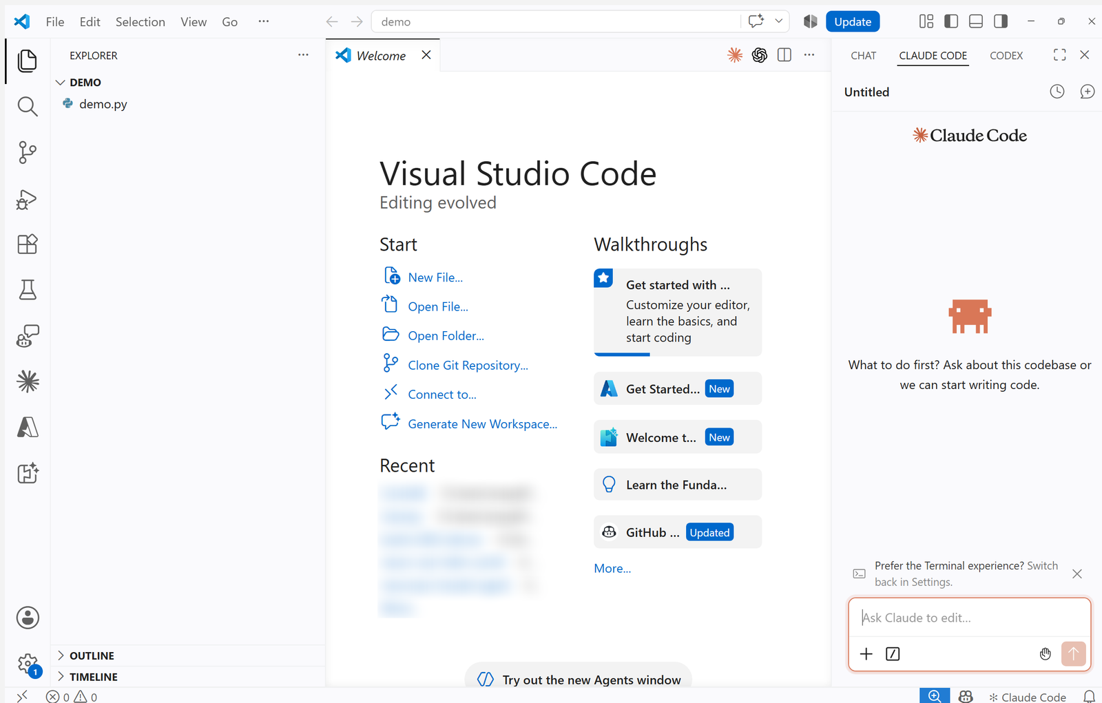 Claude Code panel open in VS Code showing a ready prompt with no sign-in required